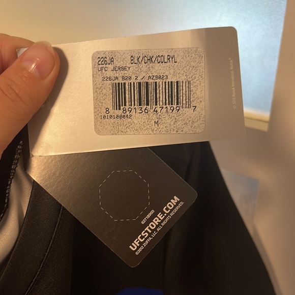 **NWT** Original Reebok Ronda Rousey UFC Jersey - Picture 8 of 8